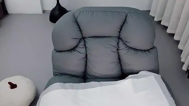 Snapshot of Fountain- chatting on 05/11/26, 02:06 Fountain- online show from 05/11/26, 02:06