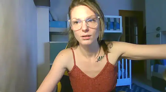 Snapshot of Feli_blue chatting on 12/03/24, 12:16 Feli blue online show from 12/03/24, 12:16