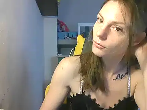 Snapshot of Feli_blue chatting on 12/12/24, 08:14 Feli blue online show from 12/12/24, 08:14