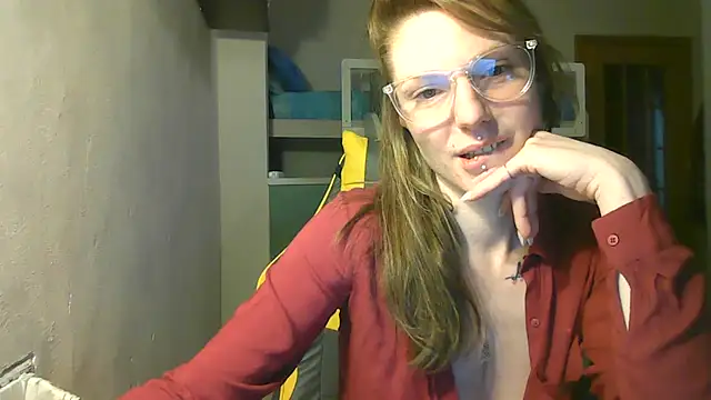 Snapshot of Feli_blue chatting on 01/20/25, 12:28 Feli blue online show from 01/20/25, 12:28