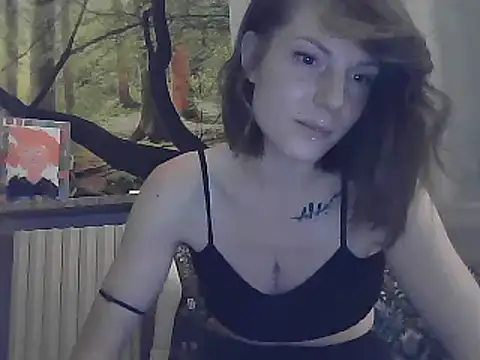 Snapshot of Feli_blue chatting on 02/10/25, 08:21 Feli blue online show from 02/10/25, 08:21