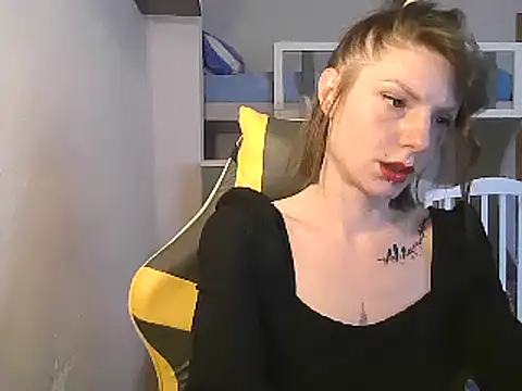 Snapshot of Feli_blue chatting on 02/18/25, 12:06 Feli blue online show from 02/18/25, 12:06