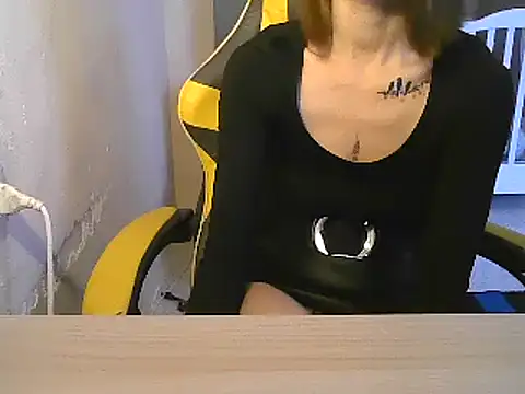 Snapshot of Feli_blue chatting on 02/24/25, 09:00 Feli blue online show from 02/24/25, 09:00