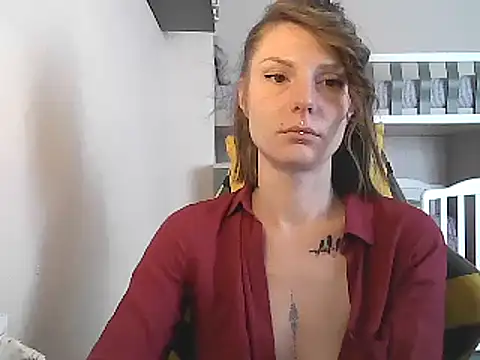 Snapshot of Feli_blue chatting on 03/05/25, 09:05 Feli blue online show from 03/05/25, 09:05