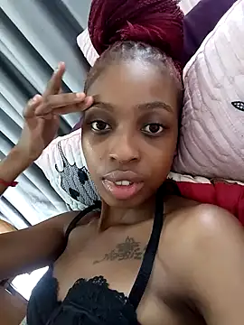 sexypetitexdoll23 online show from 12/09/24, 09:39
