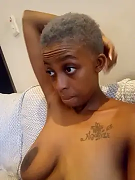 sexypetitexdoll23 online show from 01/29/25, 03:37
