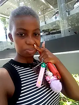 sexypetitexdoll23 online show from 01/31/25, 09:27