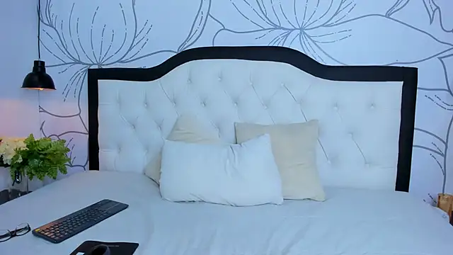 Snapshot of margot_smith_ chatting on 01/23/25, 12:41 margot smith online show from 01/23/25, 12:41