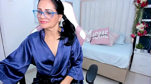 Snapshot of margot_smith_ chatting on 09/29/25, 12:21 margot smith online show from 09/29/25, 12:21