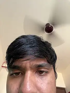 Snapshot of BoyzaraHatke chatting on 04/04/26, 10:35 BoyzaraHatke online show from 04/04/26, 10:35