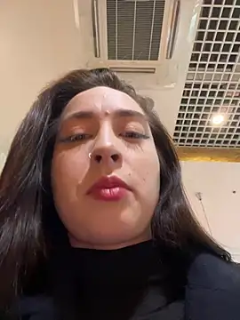 Snapshot of Holly_Play chatting on 03/18/25, 10:03 Holly Play online show from 03/18/25, 10:03