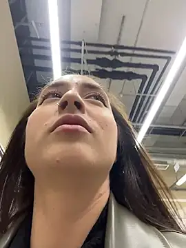 Snapshot of Holly_Play chatting on 10/30/25, 09:11 Holly Play online show from 10/30/25, 09:11