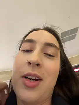 Snapshot of Holly_Play chatting on 11/23/25, 12:05 Holly Play online show from 11/23/25, 12:05