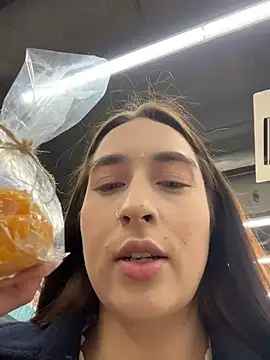 Snapshot of Holly_Play chatting on 11/30/25, 07:12 Holly Play online show from 11/30/25, 07:12