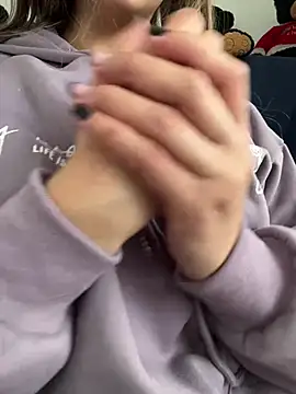 Iris lee online show from 02/02/25, 04:22