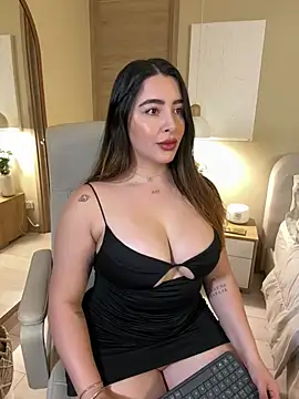 Snapshot of Alessia-miller_ chatting on 03/14/26, 12:17 Alessia-miller online show from 03/14/26, 12:17