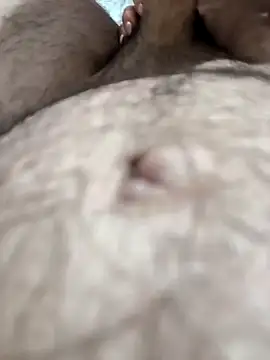 Snapshot of bella82 chatting on 12/30/24, 09:19 bella82 online show from 12/30/24, 09:19