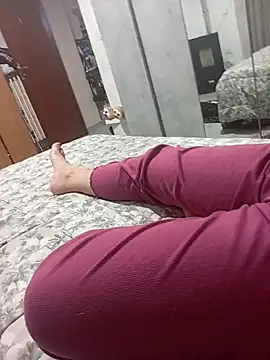 Snapshot of bella82 chatting on 01/07/25, 10:41 bella82 online show from 01/07/25, 10:41