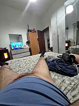 Snapshot of bella82 chatting on 01/13/25, 08:26 bella82 online show from 01/13/25, 08:26