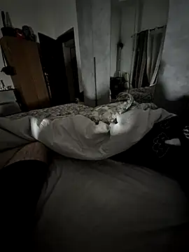 Snapshot of bella82 chatting on 01/14/25, 02:29 bella82 online show from 01/14/25, 02:29