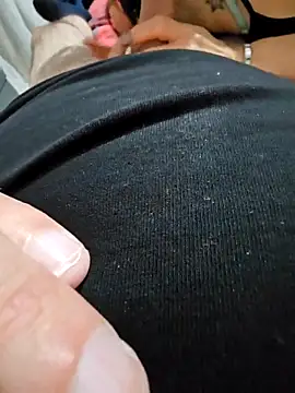 Snapshot of bella82 chatting on 03/20/25, 09:46 bella82 online show from 03/20/25, 09:46