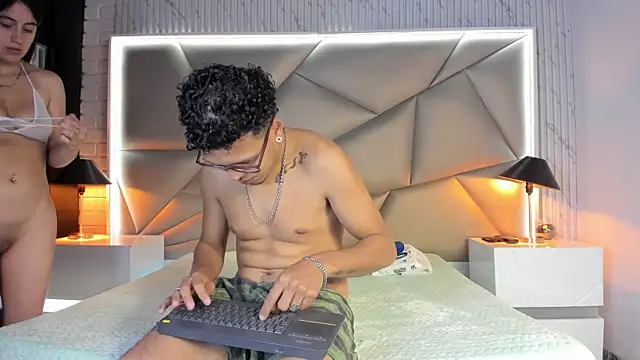 Snapshot of Bonny_Bonss chatting on 03/08/25, 07:42 Bonny Bonss online show from 03/08/25, 07:42