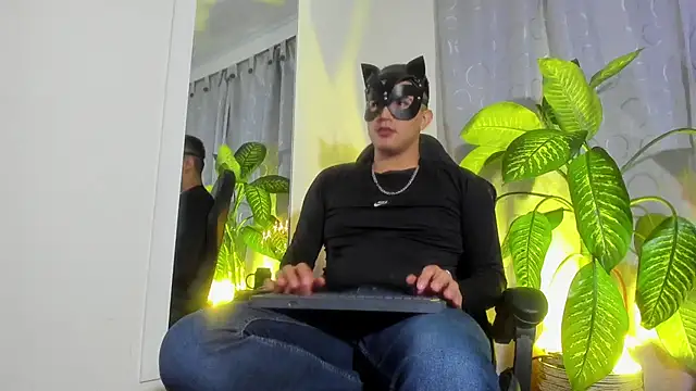 Snapshot of Chris_Maddox chatting on 01/22/25, 07:35 Chris Maddox online show from 01/22/25, 07:35