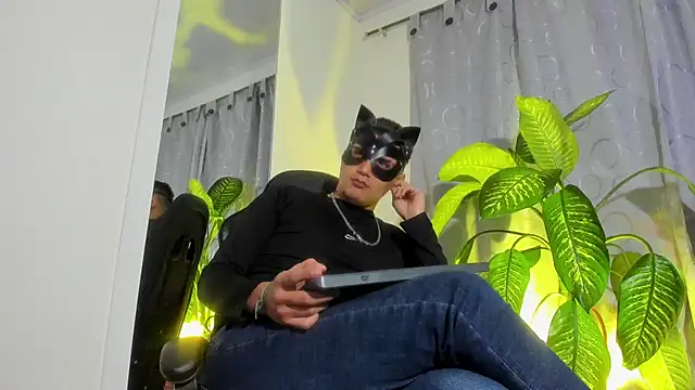 Snapshot of Chris_Maddox chatting on 01/22/25, 10:40 Chris Maddox online show from 01/22/25, 10:40