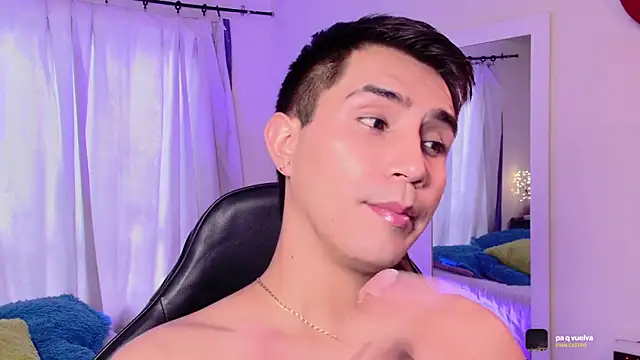 Snapshot of Chris_Maddox chatting on 11/15/25, 07:32 Chris Maddox online show from 11/15/25, 07:32