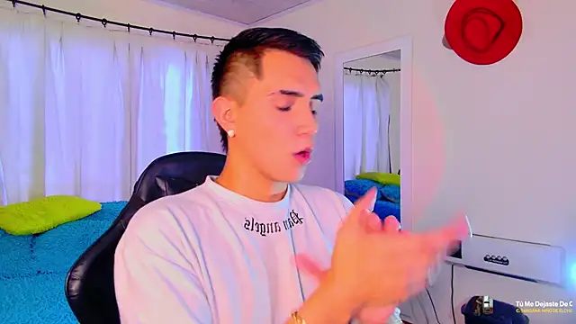 Snapshot of Chris_Maddox chatting on 12/03/25, 07:45 Chris Maddox online show from 12/03/25, 07:45