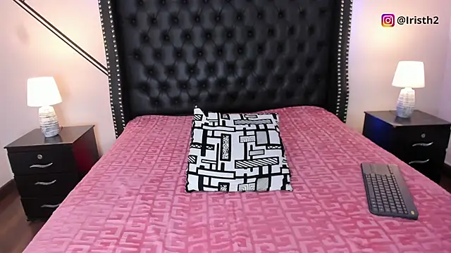 Iris Thompson  online show from 03/09/25, 04:44