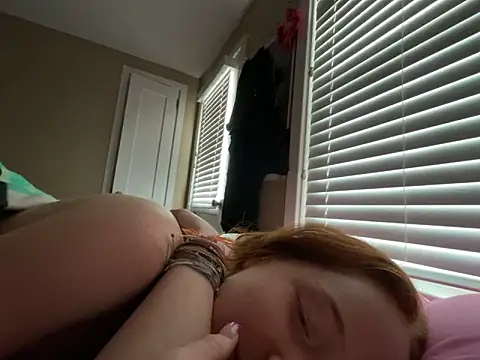 gingerbabe18 online show from 09/21/25, 04:19