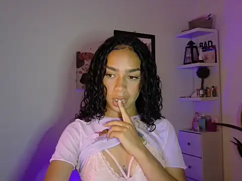 Snapshot of lali2gab chatting on 04/01/26, 11:24 lali2gab online show from 04/01/26, 11:24