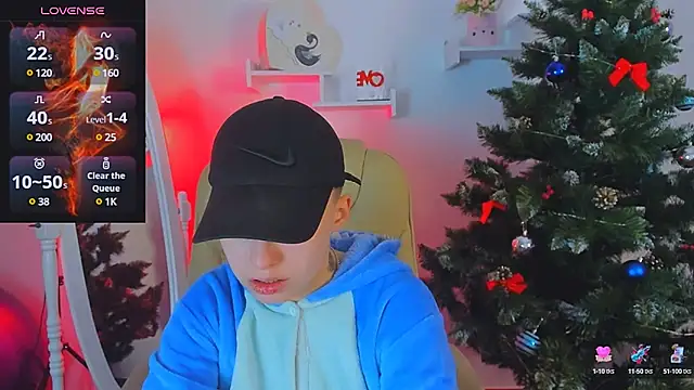 Snapshot of Dolly__Queen_ chatting on 12/12/24, 08:21 Dolly Queen online show from 12/12/24, 08:21