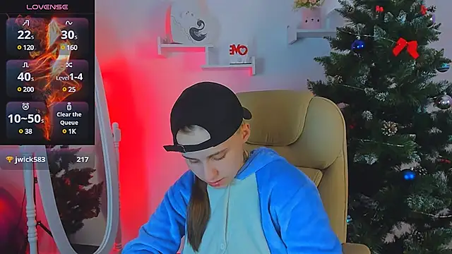 Snapshot of Dolly__Queen_ chatting on 12/12/24, 11:25 Dolly Queen online show from 12/12/24, 11:25