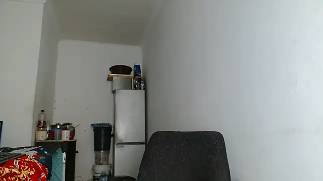 Snapshot of Hugetittiesxx2 chatting on 02/18/26, 04:19 Hugetittiesxx2 online show from 02/18/26, 04:19