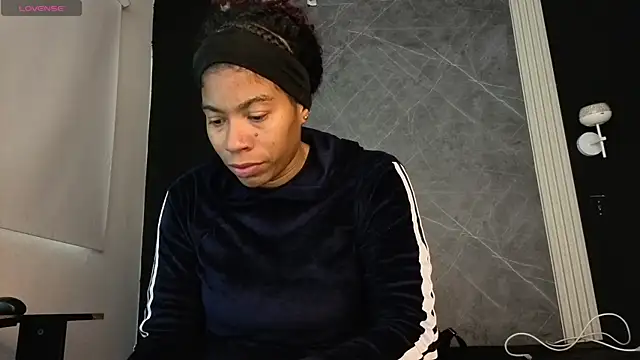 YummyDuooo online show from 11/23/25, 11:54