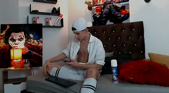 flowers18 online show from 01/13/25, 08:58