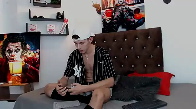 flowers18 online show from 01/16/25, 08:57