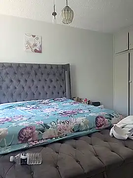 Snapshot of Drippincaty chatting on 09/22/25, 08:49 Drippincaty online show from 09/22/25, 08:49