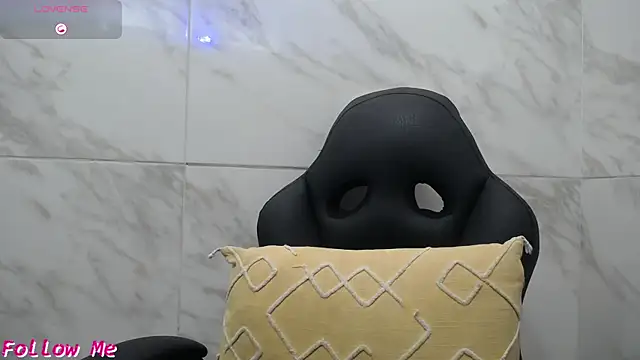 Snapshot of shantala_krisha chatting on 12/19/25, 07:43 shantala krisha online show from 12/19/25, 07:43