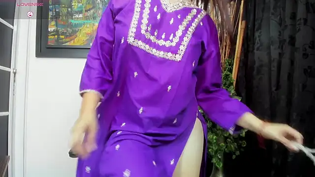 Snapshot of shantala_krisha chatting on 02/14/26, 06:59 shantala krisha online show from 02/14/26, 06:59