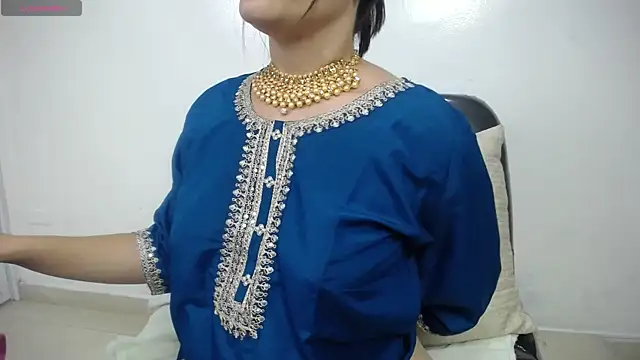 Snapshot of shantala_krisha chatting on 04/15/26, 07:58 shantala krisha online show from 04/15/26, 07:58