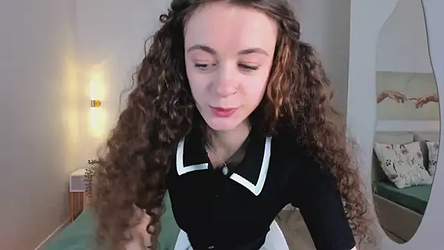 Curly Moon online show from 06/20/26, 02:42