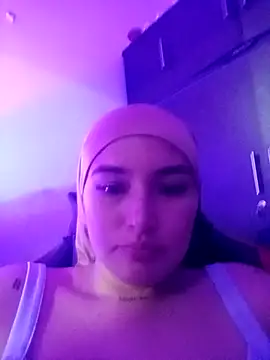 Snapshot of Celeste_camila18 chatting on 03/13/26, 05:03 Celeste camila18 online show from 03/13/26, 05:03