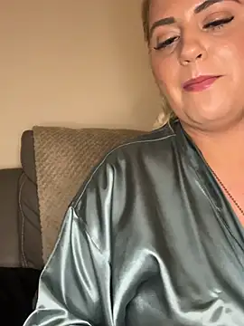 Snapshot of Blondiee3088 chatting on 02/20/25, 08:14 Blondiee3088 online show from 02/20/25, 08:14