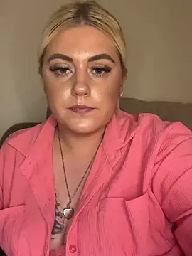 Snapshot of Blondiee3088 chatting on 03/04/25, 09:22 Blondiee3088 online show from 03/04/25, 09:22