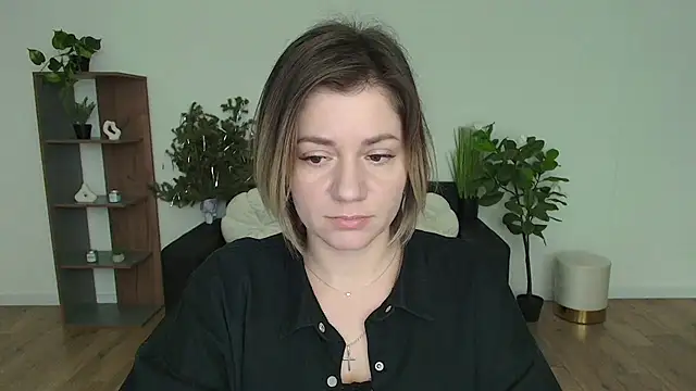 Snapshot of MariaSttone chatting on 01/21/25, 03:21 MariaSttone online show from 01/21/25, 03:21