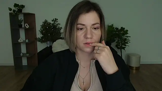 Snapshot of MariaSttone chatting on 01/30/25, 05:06 MariaSttone online show from 01/30/25, 05:06