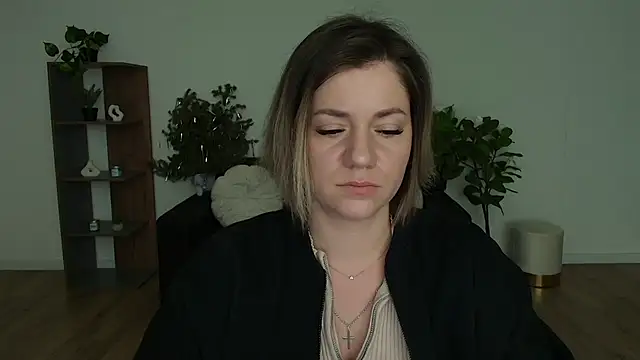 Snapshot of MariaSttone chatting on 02/06/25, 06:13 MariaSttone online show from 02/06/25, 06:13